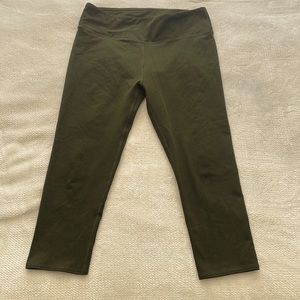Green off-brand mid length leggings size M